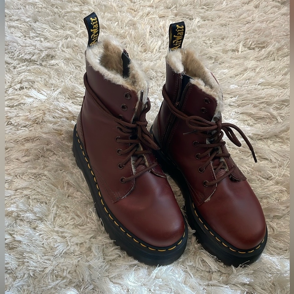 Dr. Martens Jaydon Platform Faux Fur Lined! Worn once. Like NEW!